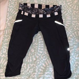 Lululemon running crops